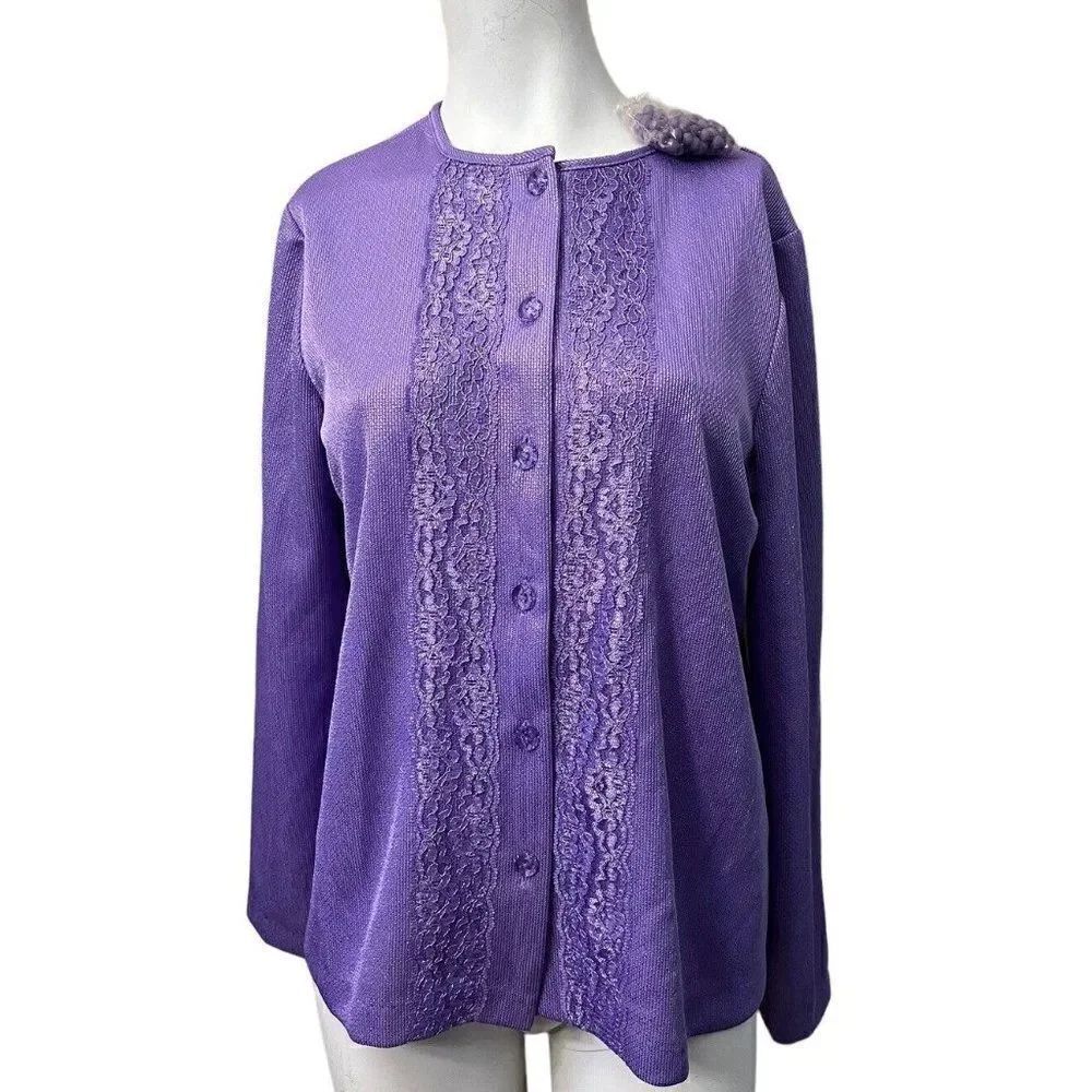 Small Lace Button Front Purple Blouse Shirt Lightweight Sweater W Necklace NWT
